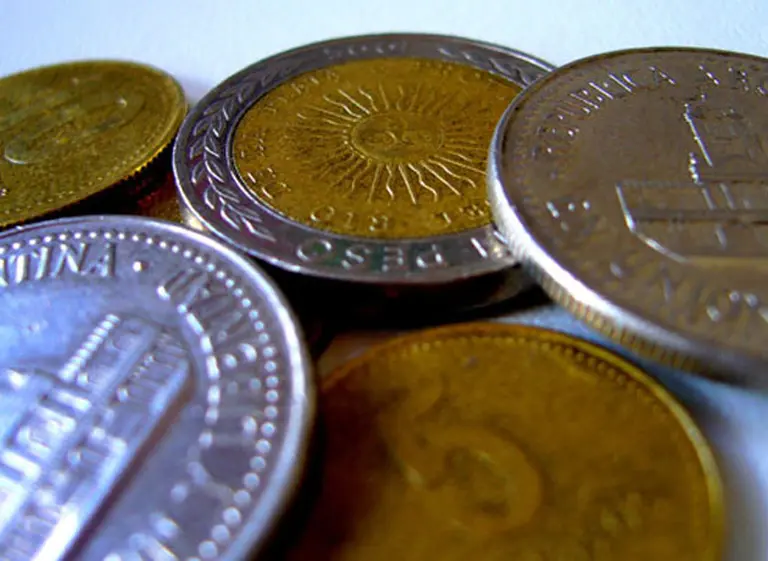 Cambian la moneda de $1 porque producirla cuesta más que su propio valor