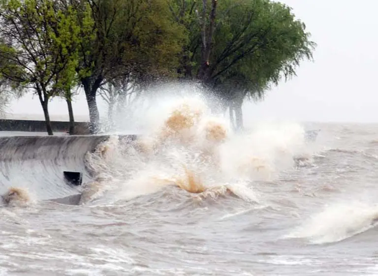 Cesó el alerta por sudestada que causó anegamientos en toda la zona ribereña