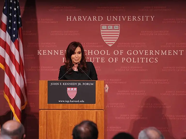 Cristina Kirchner afirmó en Harvard que "en la Argentina no hay cepo cambiario"