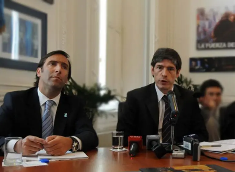 El Gobierno rechazó petitorio de Gendarmerí­a y Prefectura y denunció "desquicio administrativo"