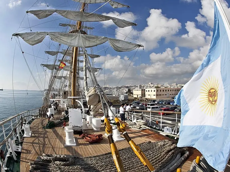 El fondo Elliot deberá pagar u$s8 millones por el juicio que involucró a la Fragata Libertad