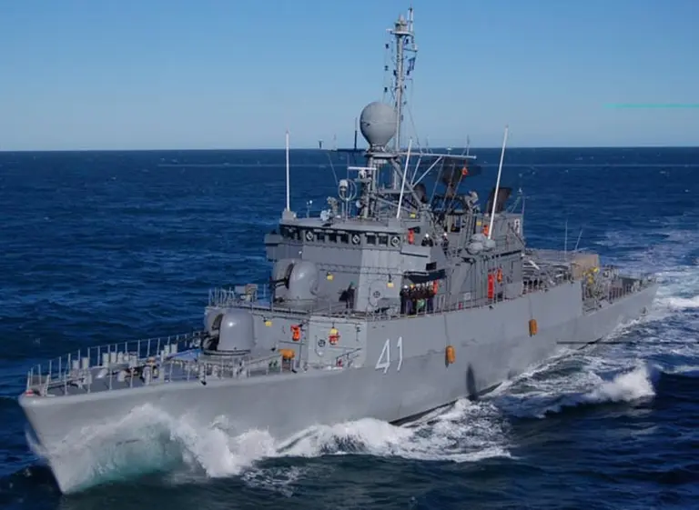 Corbeta Espora: Armada negó incumplimiento de pagos y aseguró que avanza la reparación