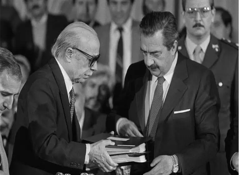 Polémico: "borraron" a Ernesto Sábato en la última edición del "Nunca Más"