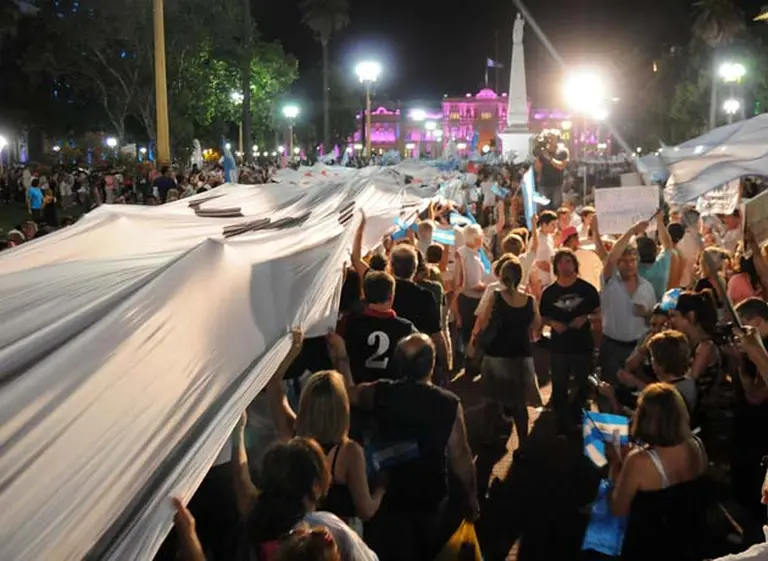 Cuáles serán los puntos de encuentro en todo el paí­s del nuevo cacerolazo