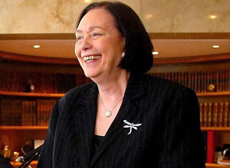 Quién es Elsa Kelly, la esperanza del Gobierno para recuperar la fragata Libertad