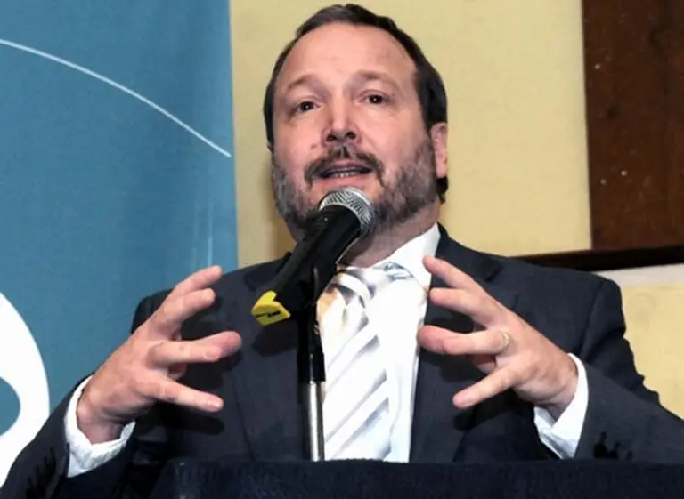 Sabbatella dijo que "Telefe es de Telefónica España, no de Telefónica Argentina"