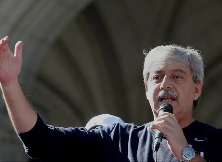 Buzzi se quejó de que se ha desmoronado a $3,20 el dólar que recibe el campo