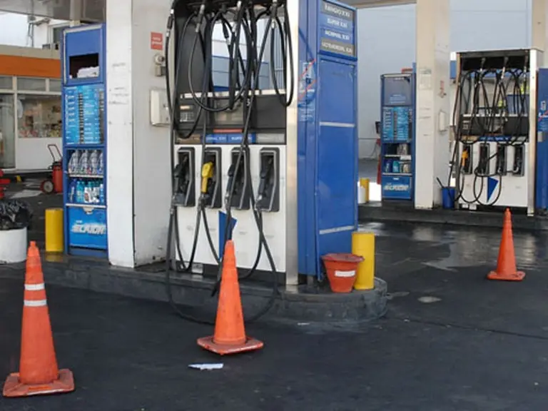 Gremio toma la estación de servicio de la titular de la cámara de expendedores