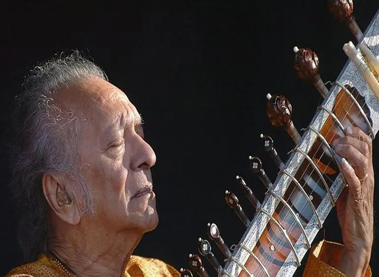 El músico indio Ravi Shankar murió a los 92 años en el sur de California