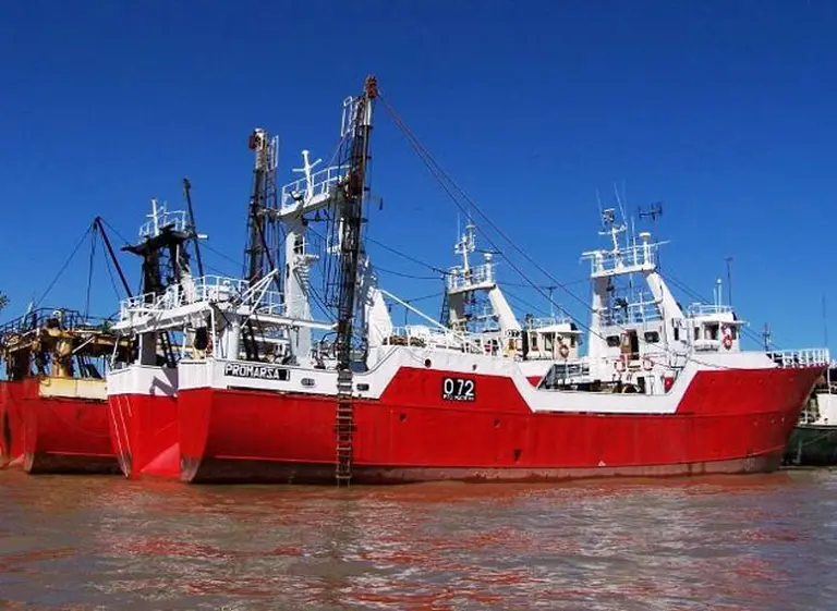 Marineros iniciaron un paro por tiempo indeterminado por demandas salariales