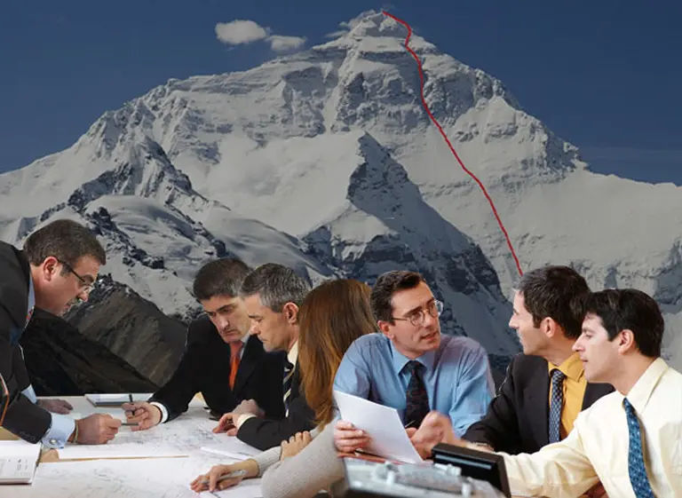 Empresas le dicen "chau" a las capacitaciones tradicionales: para motivar al personal ahora hasta "escalan" el Everest