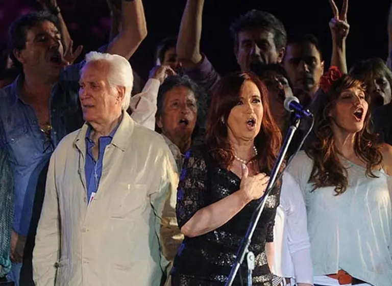 "Más que ingenuo es un pelotudo", arremetió Federico Luppi contra Ricardo Darí­n