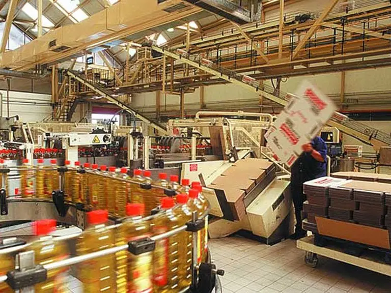 Con inversión atada al dólar, la aceitera Vicentí­n vuelve a la Bolsa