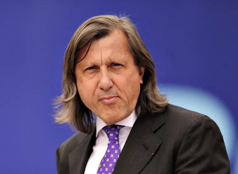El ex tenista rumano Nastase quiere irse a Rusia para evitar los impuestos