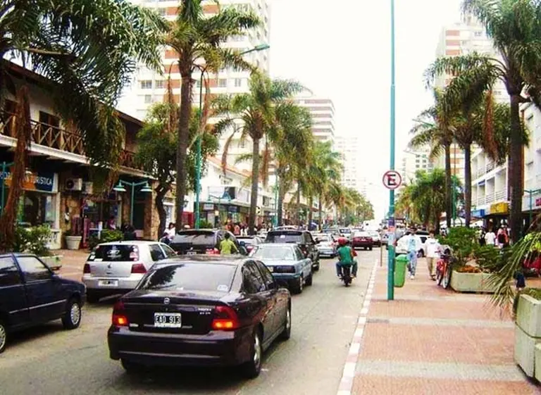 Cada vez más argentinos se "afincan" en Punta del Este y crece inscripción en colegios