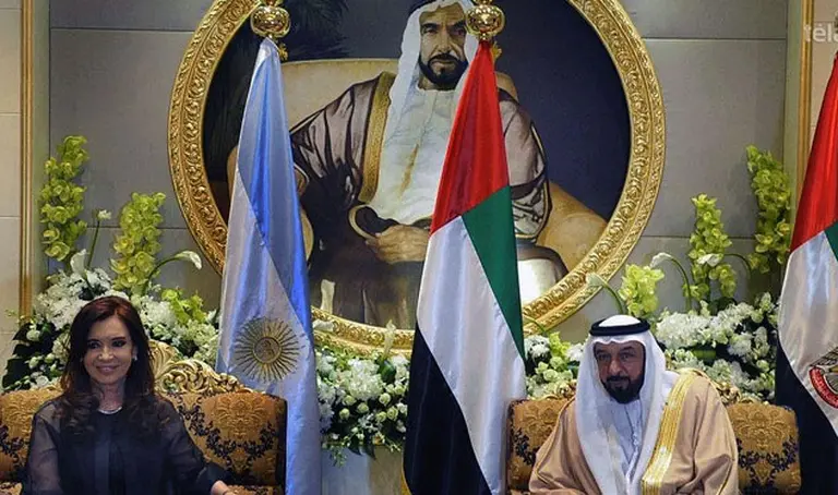 Cristina a la caza de petrodólares: qué negocios puede hacer Argentina con jeques árabes