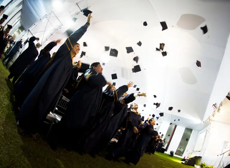 Alegrí­a brasilera: por la fusión de dos gigantes, nace el grupo educativo más grande del mundo