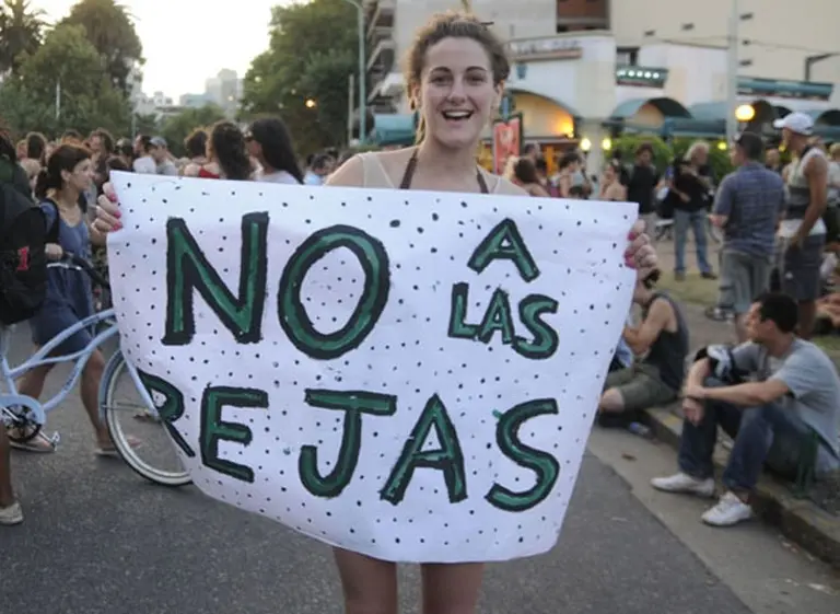 La Justicia frenó provisoriamente el enrejado del parque Centenario