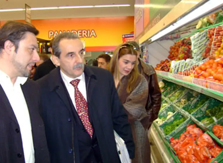 Gobierno confirma que analiza una tarjeta exclusiva para los súper y se llamarí­a "Supercard"