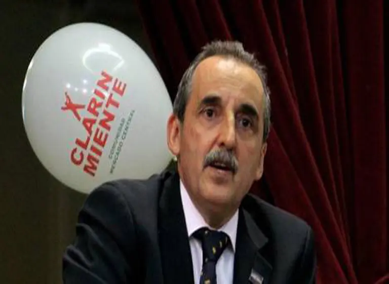 Por orden de Moreno, los súper no podrán hacer publicidad en diarios y TV