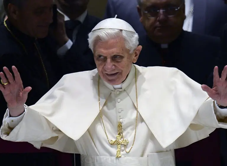 El Papa nombra al frente del Banco del Vaticano a un fabricante de barcos de guerra