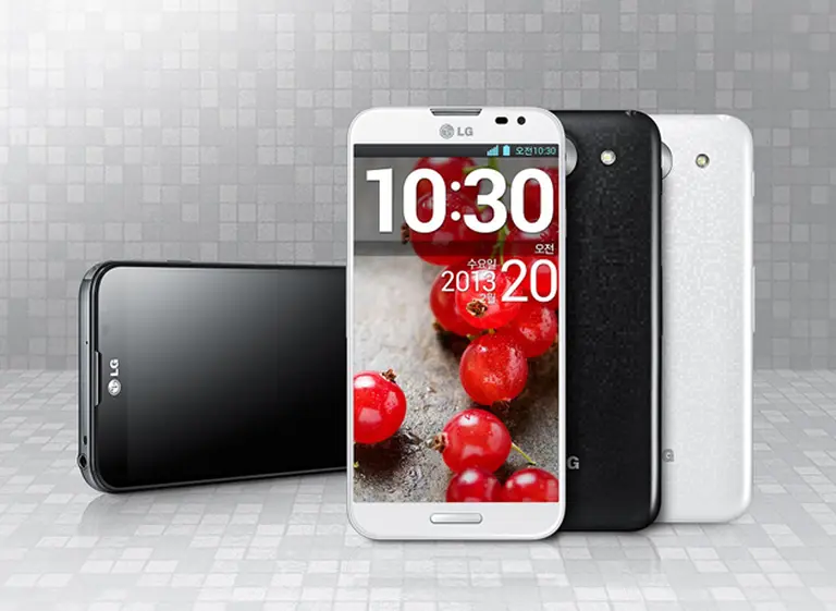 LG presentó el diseño de su nuevo teléfono Optimus G Pro con pantalla curva