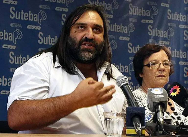 Maestros cumplen el octavo dí­a de paro y aclaran: "Se extenderá hasta tener una oferta satisfactoria"