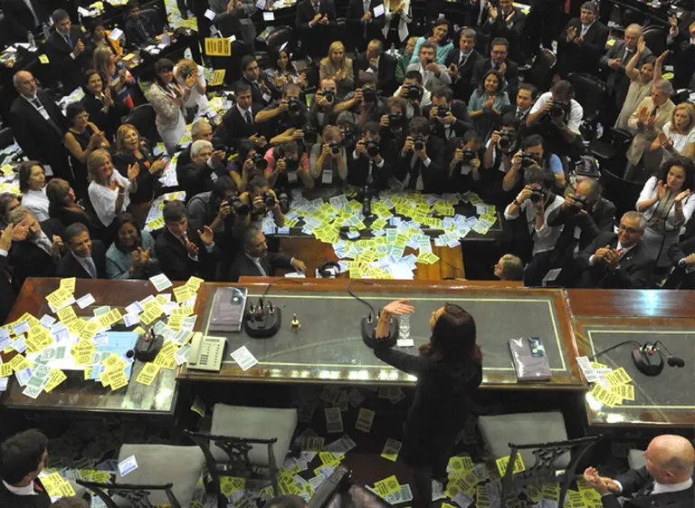 Cristina reclamó saber "qué pasó afuera" y "qué pasó adentro" en la causa AMIA