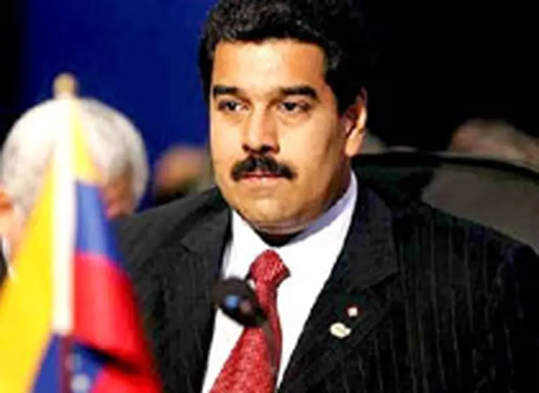 Enredado en el control de cambios, Maduro anuncia un nuevo sistema para entregar dólares