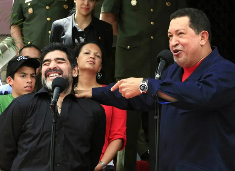 En honor a Chávez, Maradona participará en el acto de cierre de campaña de Maduro