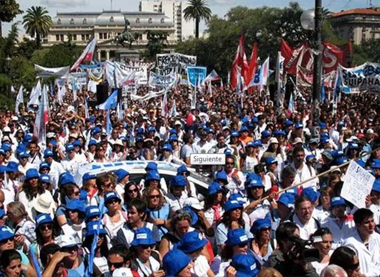 Los maestros de 14 provincias siguen en conflicto en reclamo de aumentos salariales