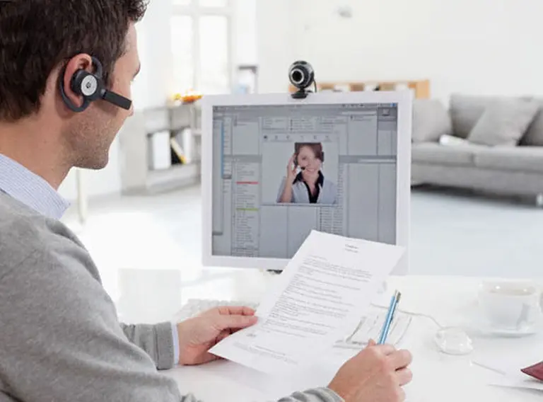 Buscan por ley regular las condiciones laborales de miles de teletrabajadores