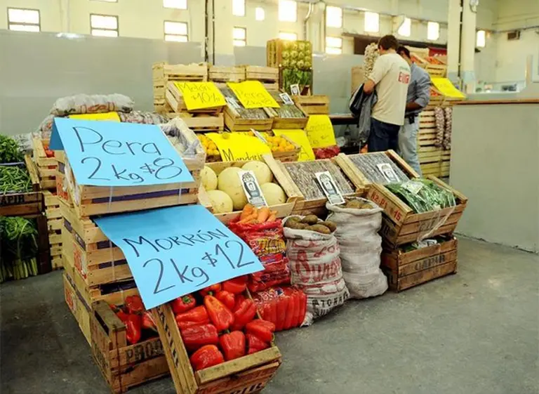 Inauguran el primer "Mercado Argentino" con precios populares