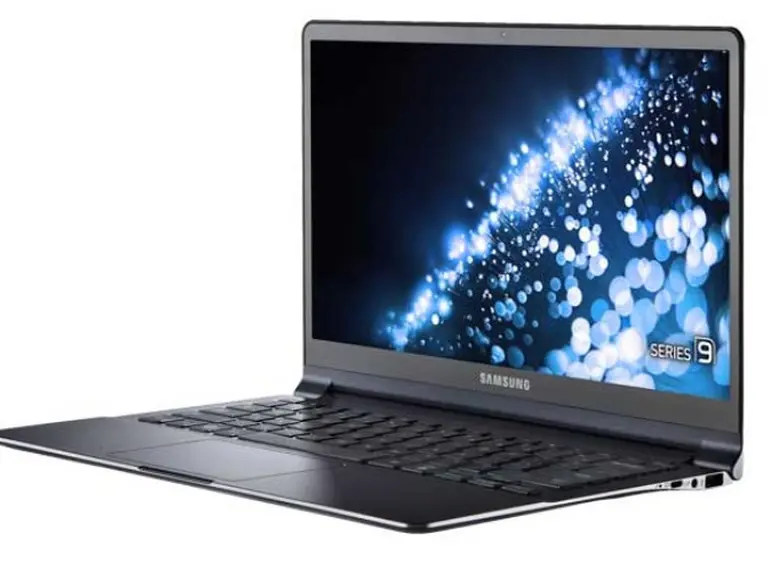 Samsung presentó una nueva laptop ultrafina