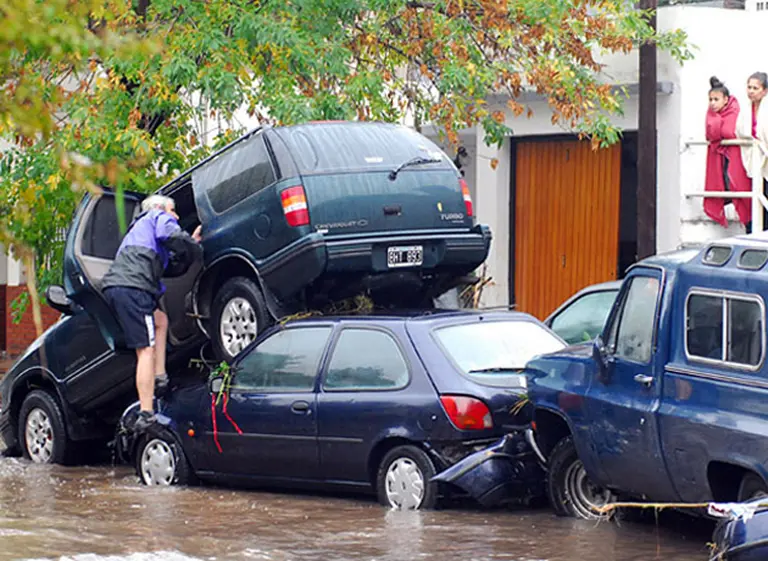 Hay 50 mil autos dañados y los talleres ya dan turnos para dentro de un mes