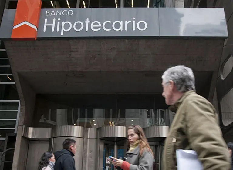Banco Hipotecario abrió dos nuevos centros de atención exclusiva para Procrear