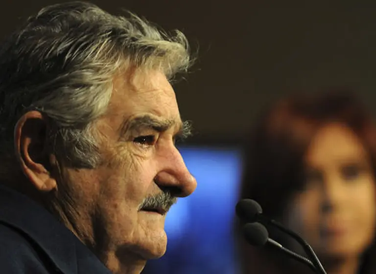 En Uruguay mandaron a Cristina a "estudiar Historia" por sus dichos sobre Artigas