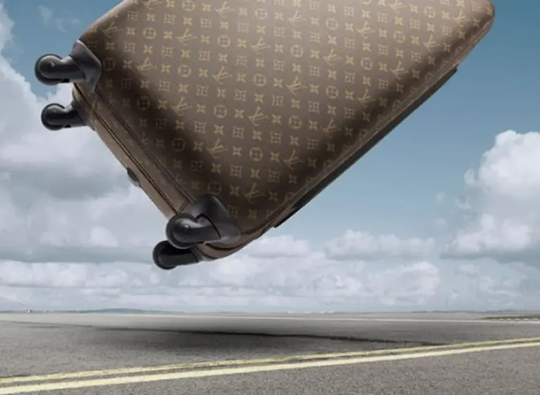 Porque viajar nunca pasa de moda, LV presentó su primera valija de cuatro ruedas