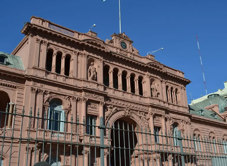 Un ex policí­a ingresó armado a La Rosada tras vulnerar los controles de seguridad