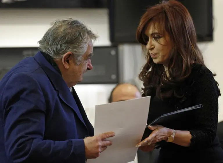 Polémica en Montevideo por la entrega de las Llaves de la Ciudad a Cristina Kirchner