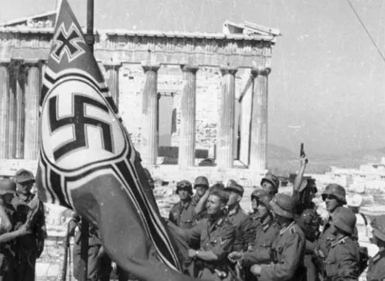 Grecia ahora estudia reclamarle 162.000 millones de euros a Alemania por la invasión nazi