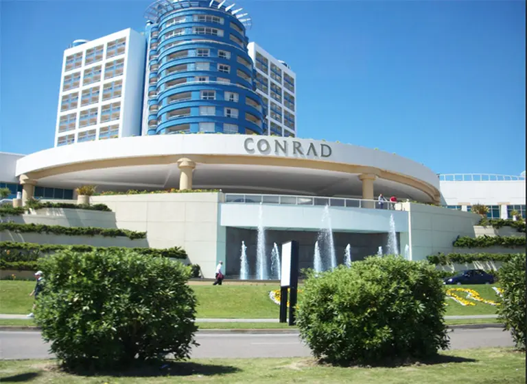 Uruguay: aprueban la transferencia del hotel Conrad a la chilena Enjoy