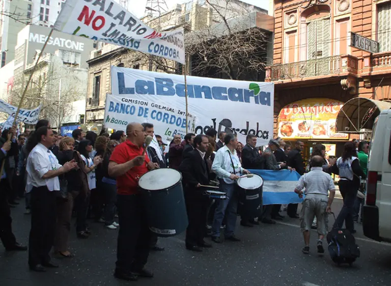 La Bancaria tildó de "ilegal" la decisión del Gobierno de quitar aporte para el gremio