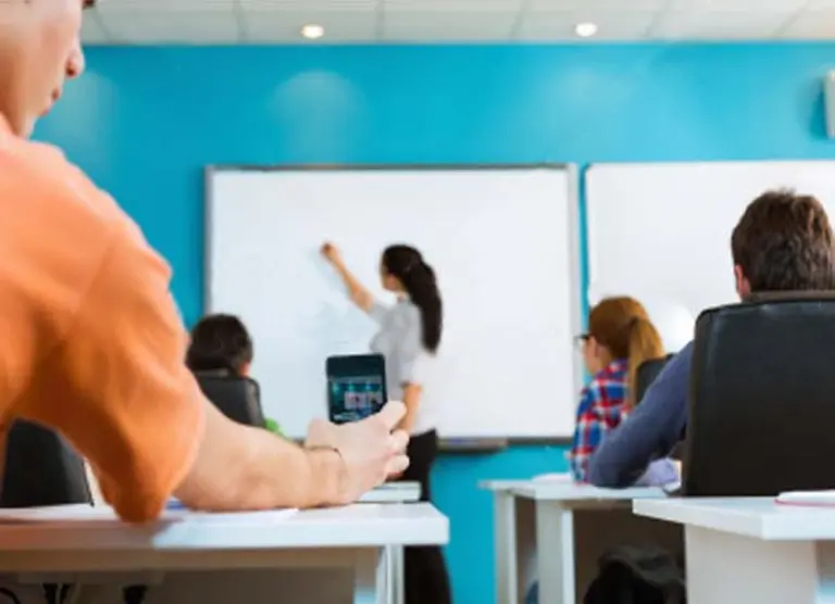 Aprender de negocios en las redes sociales: conozca el ranking de los académicos más tuiteros