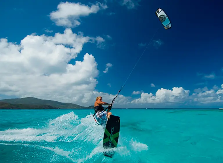 Sobre las olas: las Islas Ví­rgenes Británicas recomiendan sus mejores playas para surfear