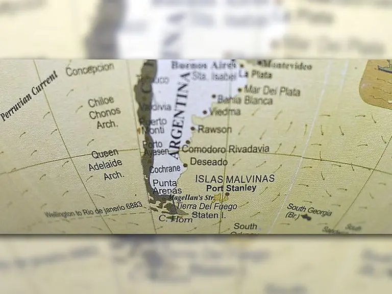 Escándalo en Gran Bretaña por la venta de globo terráqueo que llama Malvinas a las islas y no Falkland