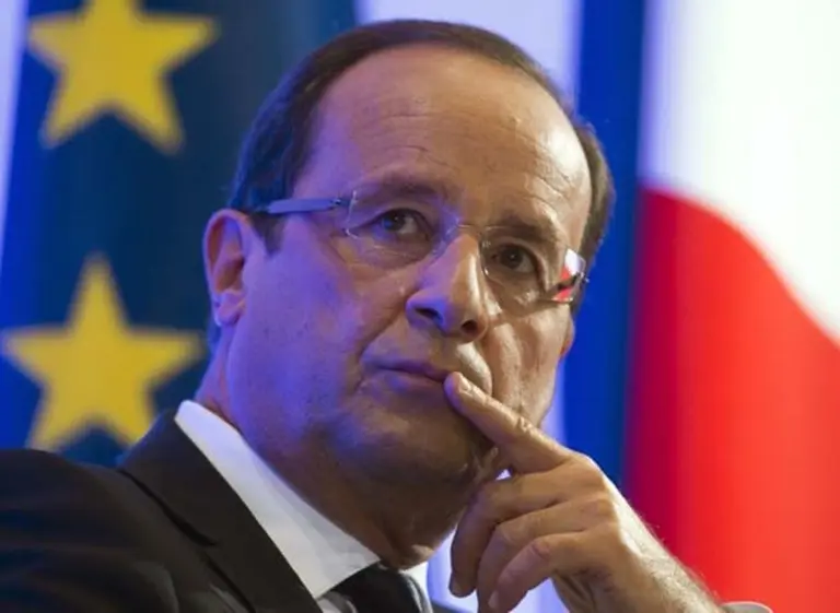 Francia aprobó un impuesto del 75% para los salarios de los ricos