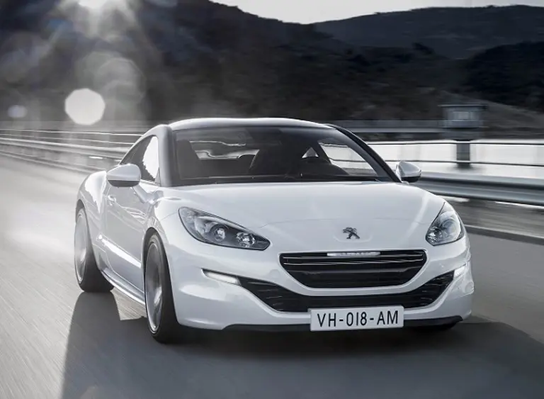Peugeot presentó el restyling de la coupé deportiva RCZ, con precios desde $291.000