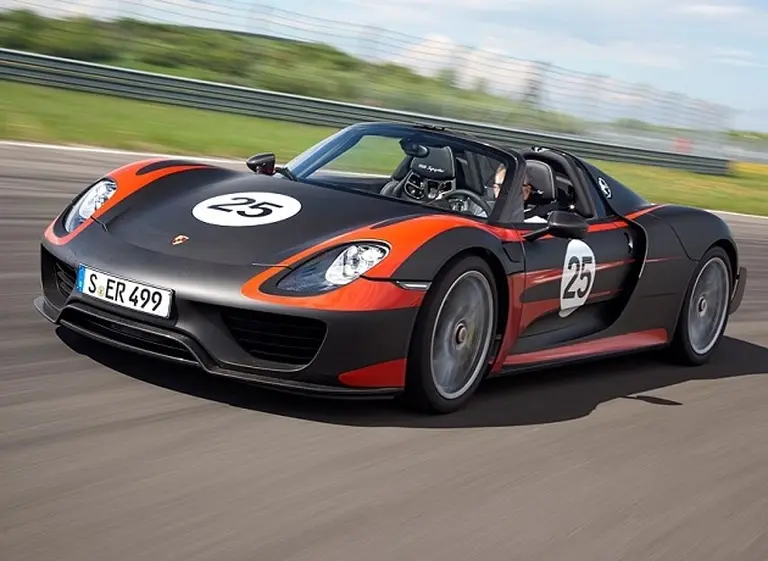 Un Porsche en detalle: así­ es el 918 Spyder, "arquetipo" de los autos deportivos del futuro