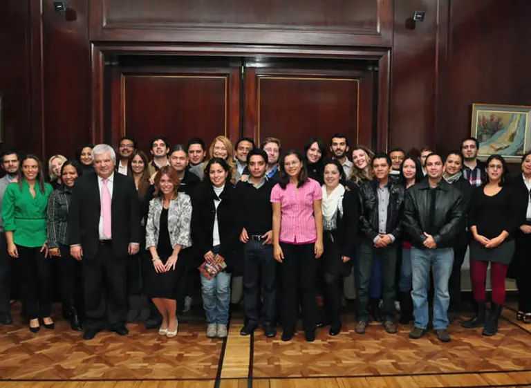Débora Giorgi felicitó a la primera camada de egresados de la maestrí­a regional del INPI